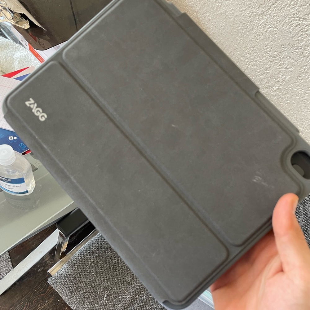 iPad Air  11’ Zagg case and keyboard